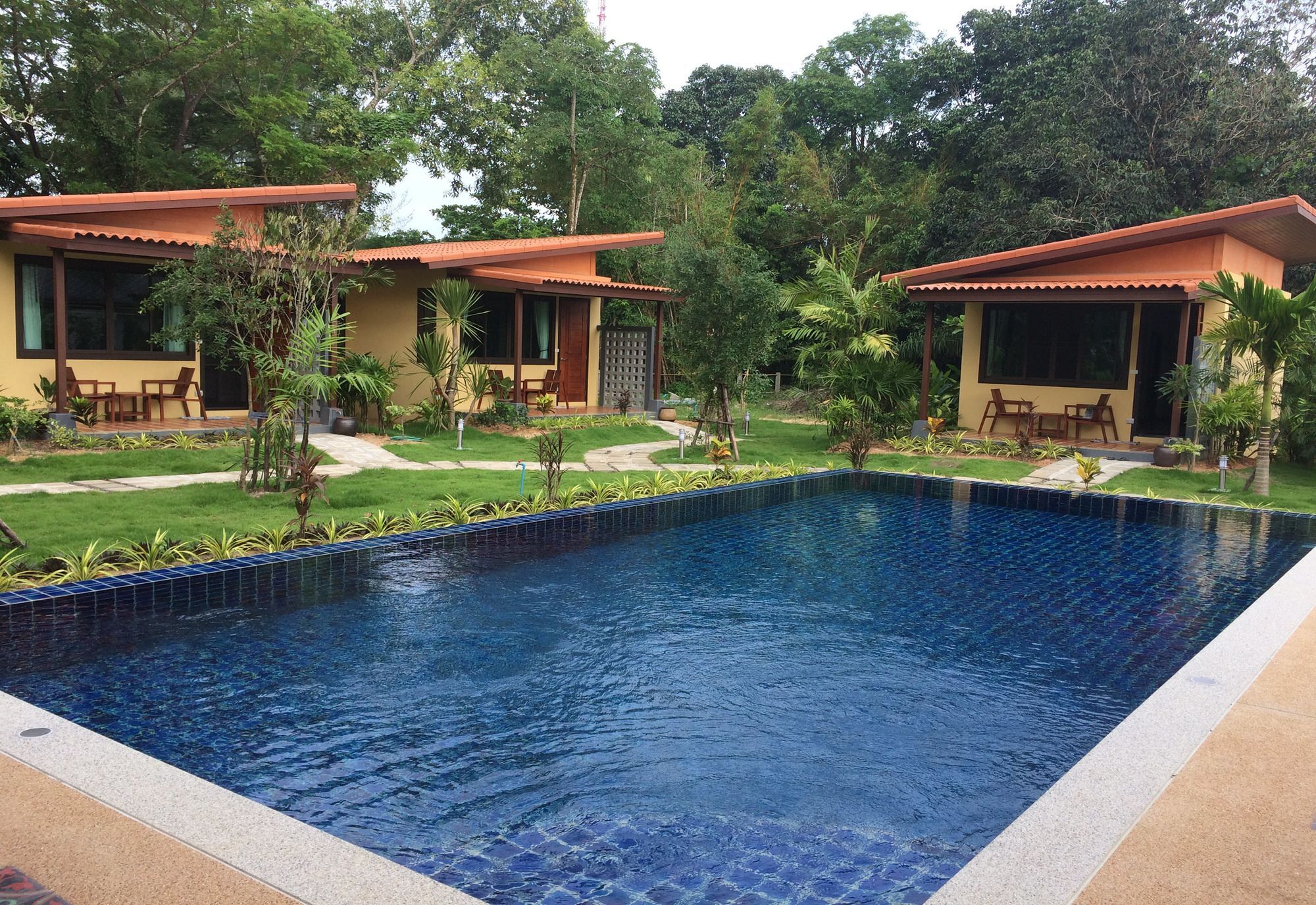 AT Bangsak Resort Khao Lak Exterior foto